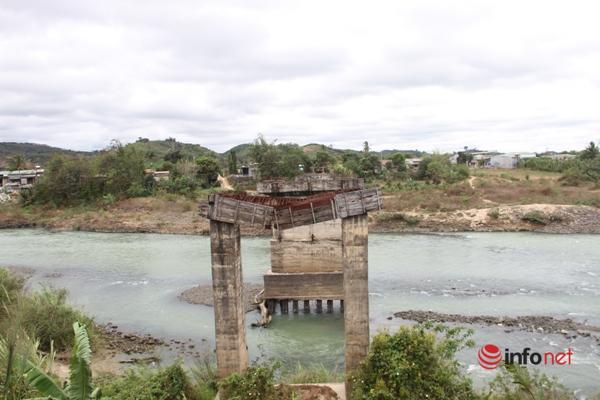 Số phận 'trớ trêu' của cây cầu nối 2 tỉnh bị bỏ hoang gần 20 năm