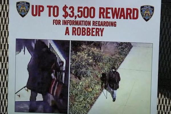 Cảnh sát Mỹ treo thưởng 3.500 USD bắt kẻ tấn công bằng búa và cướp của