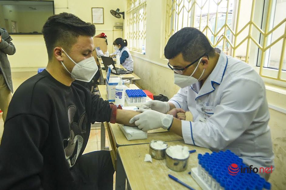 Hàng trăm sinh viên Hà Nội tham gia chương trình hiến máu