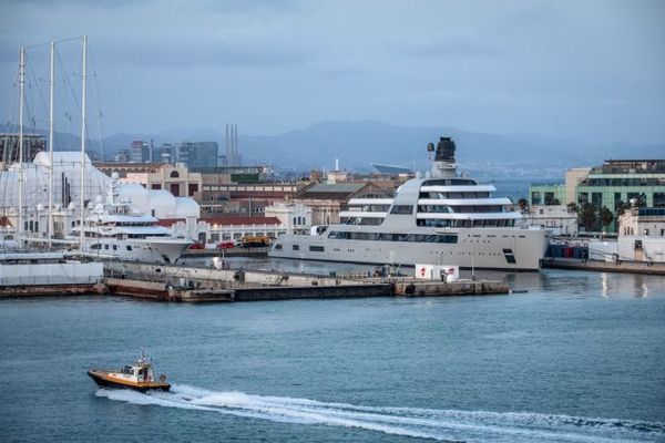 Siêu du thuyền của các tỷ phú Nga đổ tới Maldives để tránh lệnh trừng phạt