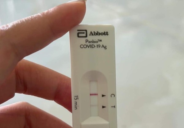 Tiêm 3 mũi vắc xin, đã khỏi Covid-19 vẫn tái nhiễm SARS-CoV-2?