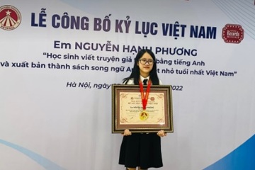 Kỳ công phía sau nữ sinh lớp 7 lập kỷ lục nhờ viết truyện song ngữ Anh - Việt