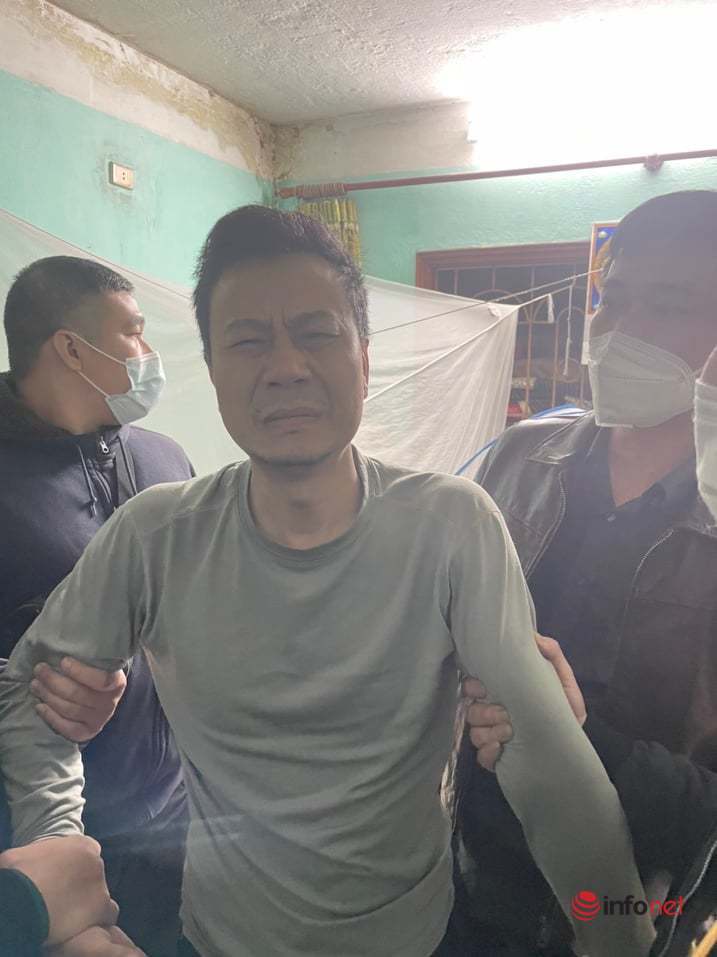 Đã bắt được 2 đối tượng mang súng giả đi cướp ngân hàng ở Hà Nội