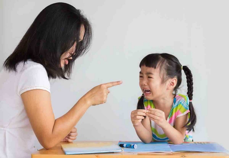 Cho trẻ học tiếng Anh sớm thế nào để tránh 'xôi hỏng bỏng không'?