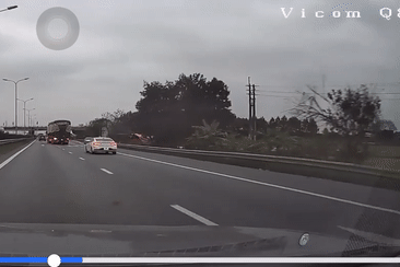 Tài xế liều lĩnh chạy ô tô ngược chiều trên cao tốc tại Bắc Ninh gây phẫn nộ