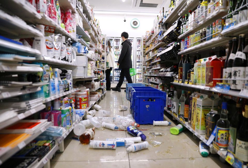 Động đất 7,4 độ richter ở Nhật Bản: Hàng chục nghìn hộ dân bị mất điện, hơn 100 người thương vong