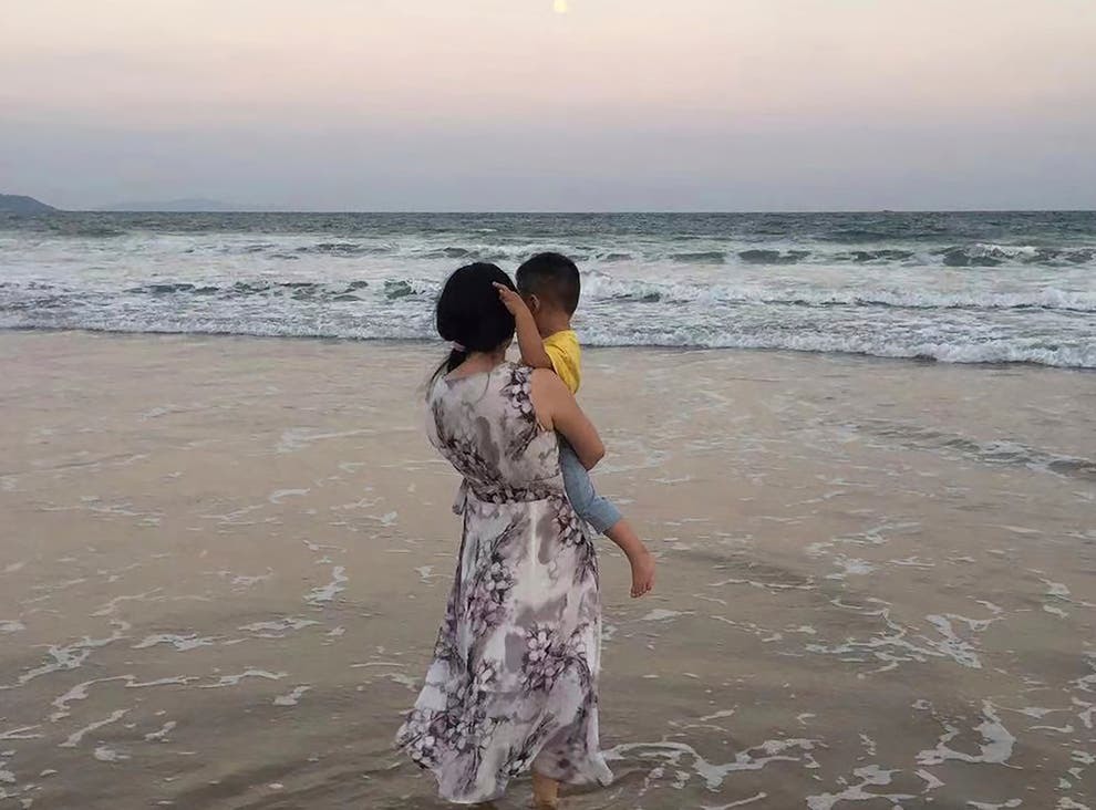 Cuộc chiến đòi quyền lợi của mẹ trẻ đơn thân tại Trung Quốc