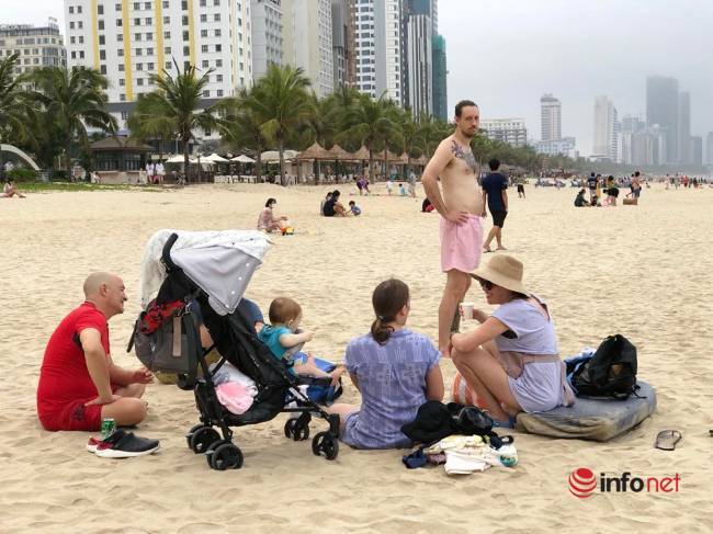 Da Nang is bustling with visitors again after 2 years of 'hibernation'