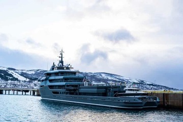 Trớ trêu du thuyền siêu sang của tỷ phú Nga 'mắc cạn' vì không mua được nhiên liệu