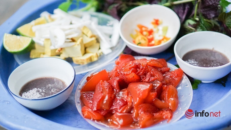 Strange dishes causing fever appear only once a year in Hai Phong