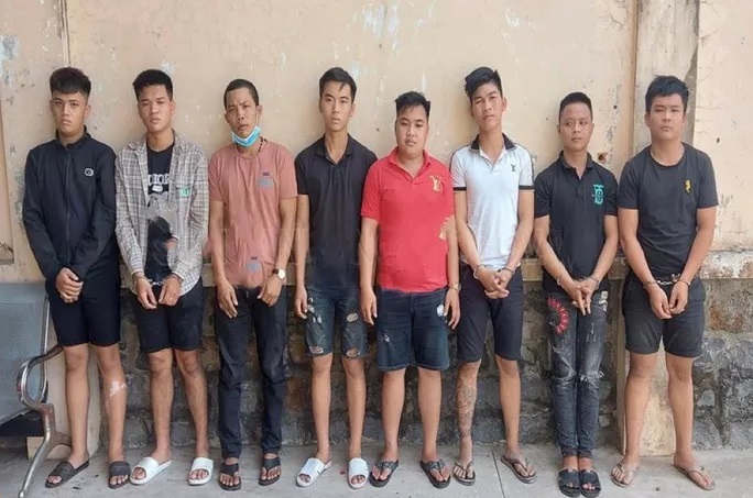 2 groups of ‘teenagers’ brought machetes and guns to settle the animosity in the night in Bien Hoa