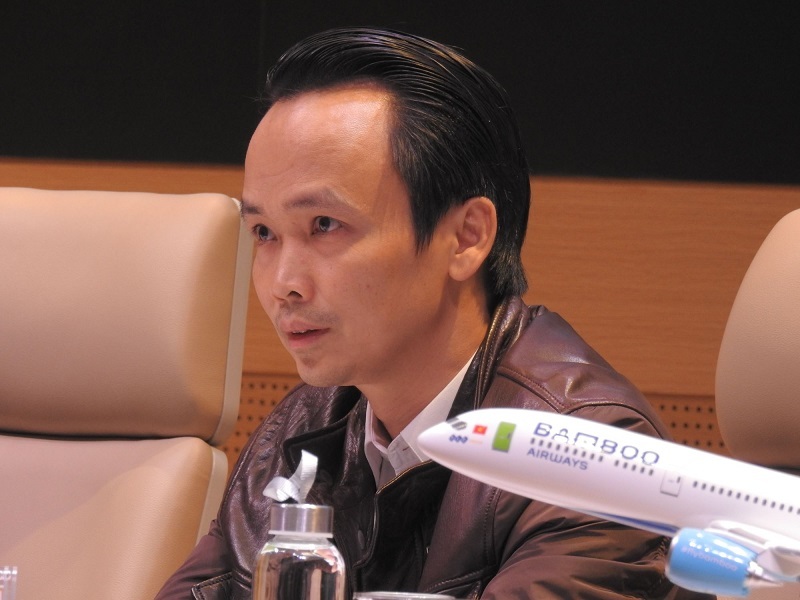 How many shares does Mr. Trinh Van Quyet own in Bamboo Airways?