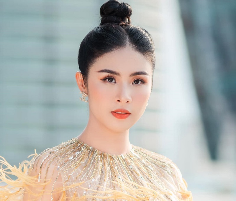 Miss Ngoc Han is not yet ‘salty’ with the stock market, unlike Mai Phuong Thuy, who ‘hits where she is’