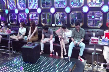 Quảng Nam: Tụ điểm mua bán, sử dụng ma túy trong 'vỏ bọc' quán karaoke, khách sạn bị triệt xóa