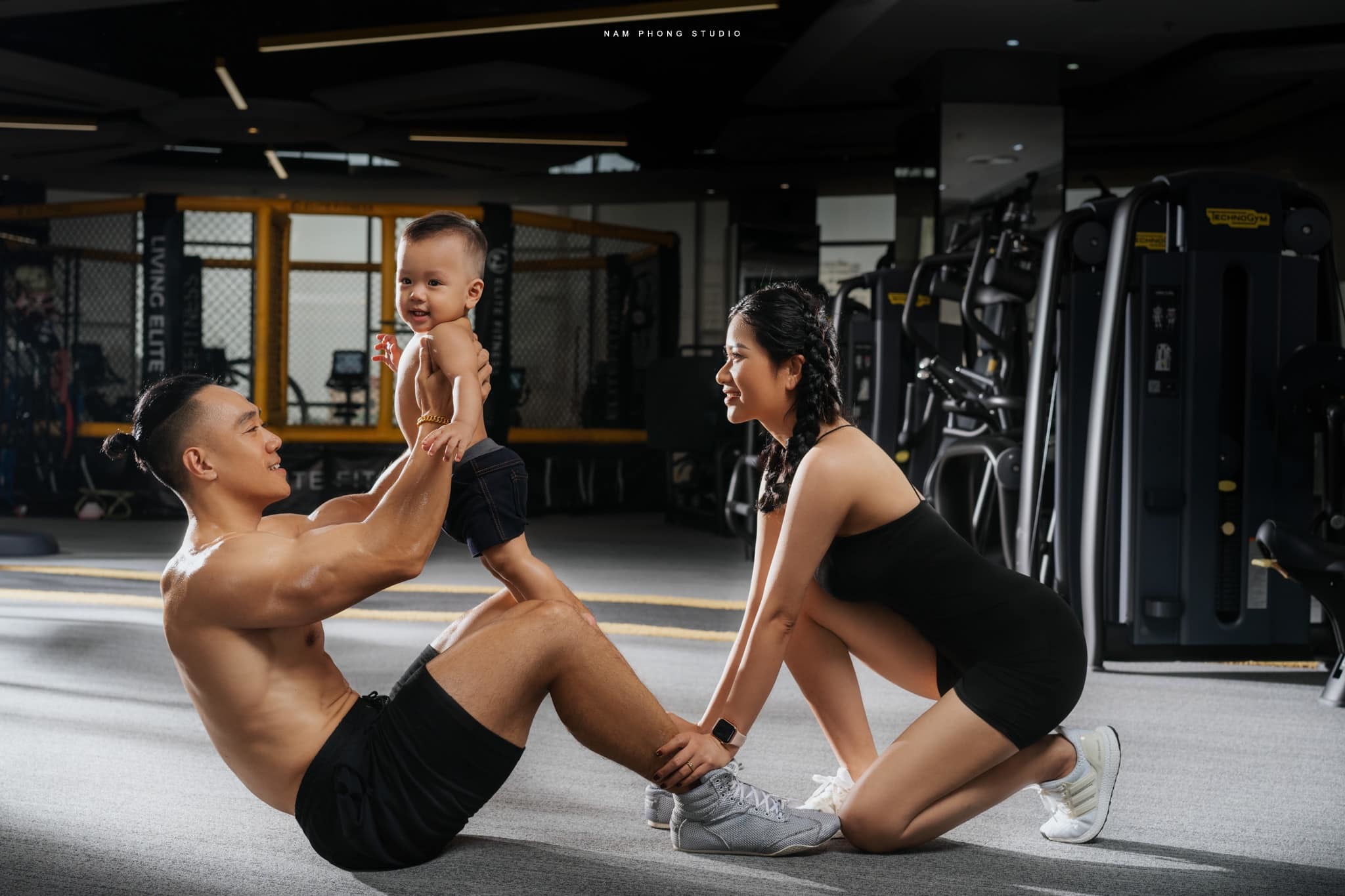 Nghe An couple is so charming from the gym, showing off their 8-year achievements, making people admire