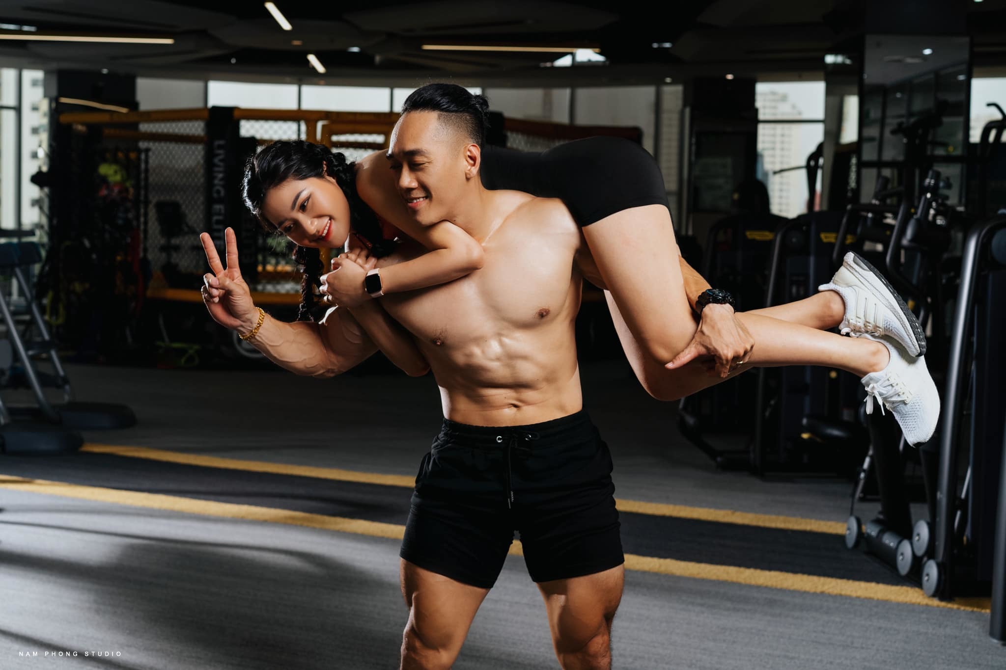 Cặp đôi Nghệ An nên duyên từ phòng Gym, khoe thành tựu 8 năm khiến dân tình ngưỡng mộ