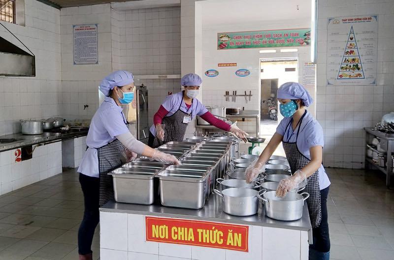 Nhiều trường học Hà Nội 'mở bếp' vào tuần sau