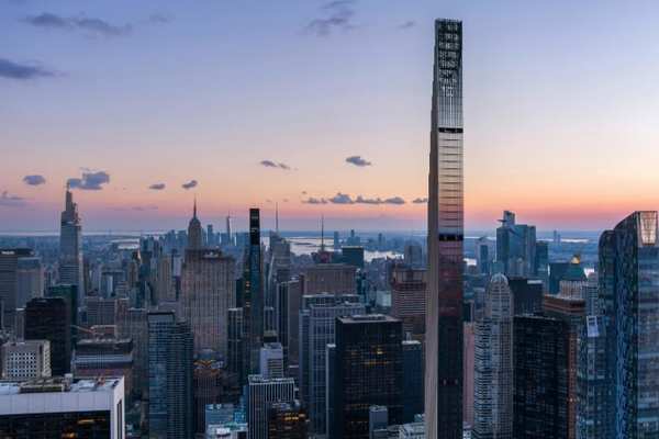 Tòa nhà chọc trời mỏng nhất thế giới sẵn sàng chào đón những cư dân đầu tiên