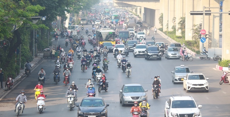 Hanoi on the first day of the holiday of the Hung Kings’ death anniversary: ​​The inner city is open, the gateway is congested for a long time