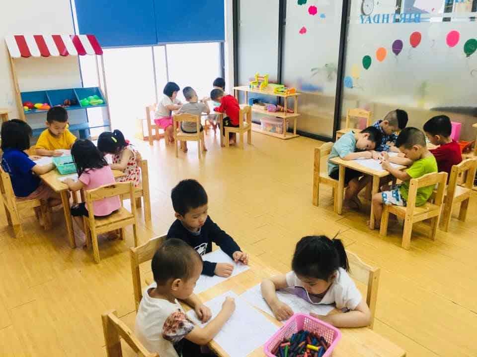 Trường mầm non Hà Nội mở cửa nhưng... lo thiếu học sinh