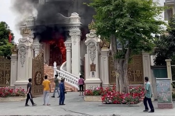 Nữ chủ nhà mắc kẹt trong đám cháy tòa lâu đài ở Quảng Ninh đã tử vong
