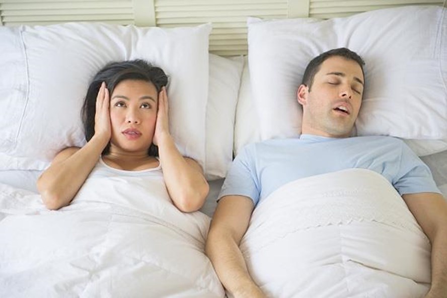 Muốn ly thân vì chồng 'kéo gỗ', 6 nguyên nhân ngủ ngáy