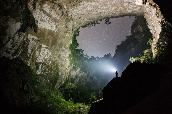 Wonders of Hang Son Doong on Google doodle why?