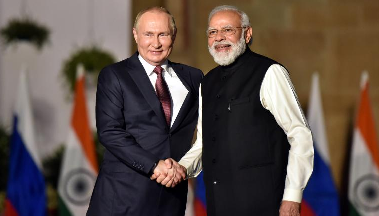 Vì sao Ấn Độ vẫn mua dầu mỏ của Nga nhưng lại làm bạn được với Mỹ?