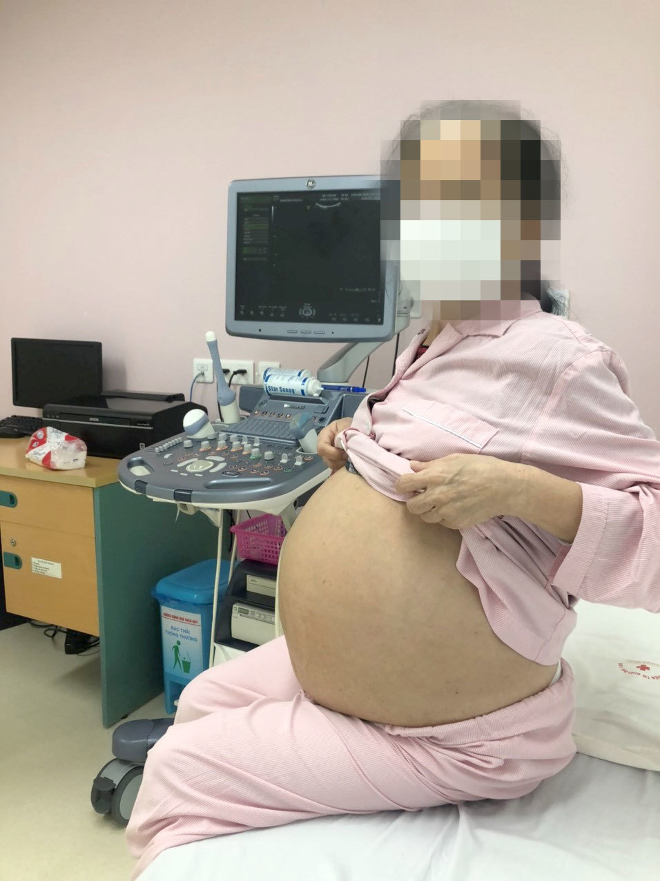 71-year-old woman has a huge tumor