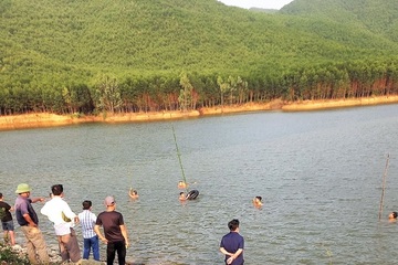 Đuối nước đau lòng ở Nghệ An, tìm thấy thi thể 3 học sinh, 1 em vẫn mất tích
