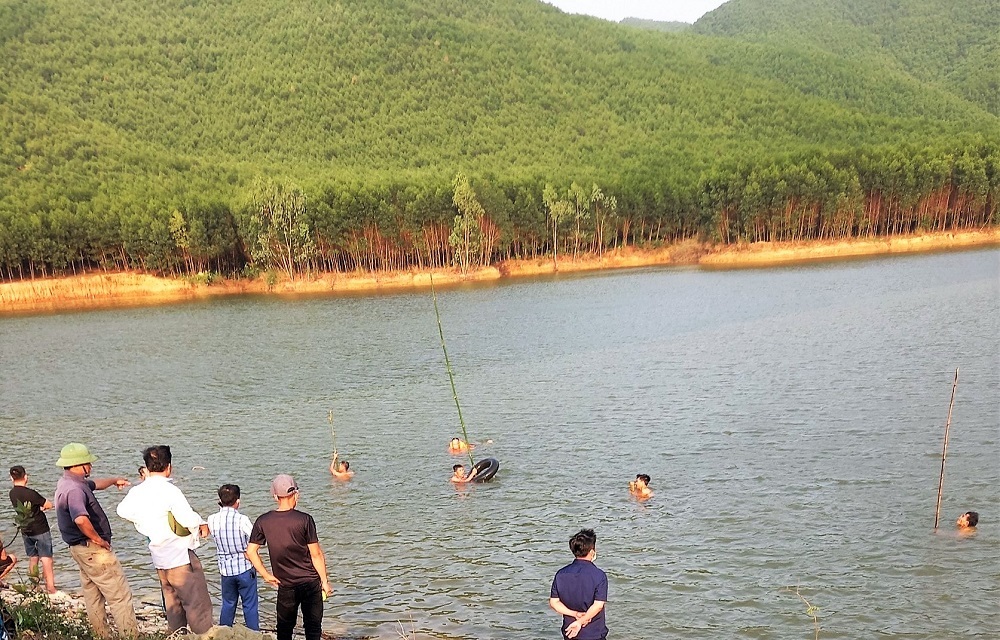 Heartbreaking drowning in Nghe An, 3 students' bodies found, 1 student is still missing