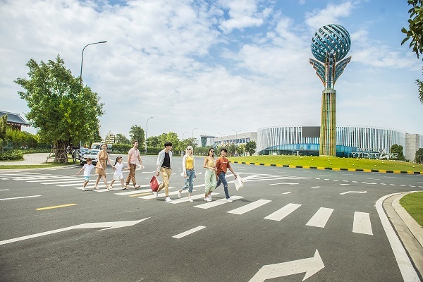 Vincom Mega Mall Smart City is about to open - the bustling center of the West is on the rise