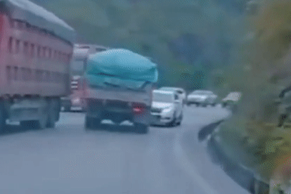 Cars encroaching on the opposite lane on the pass immediately encounter “bitter fruit”