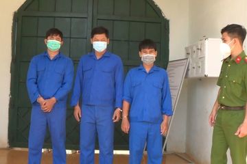 Bắt nhóm người từ TP.HCM lên Đắk Nông tạt chất bẩn vào shop quần áo