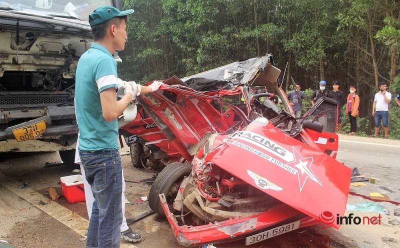 Serious traffic accident in Nghe An: The wife was seriously injured, had to be taken to the emergency room