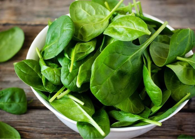 Spinach – a “golden” vegetable, who should not eat