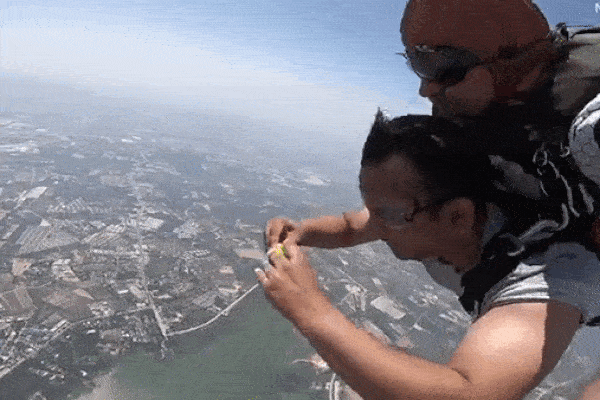 Heartbreaking to see the man parachuting while solving the rubik’s cube