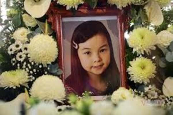 He lộ thêm tình tiết 2 'ác quỷ' tra tấn bé gái 8 tuổi tử vong: Nguyễn Trung Kim Thái còn tàn ác hơn dì ghẻ