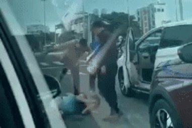 Clip ngông cuồng hành hung người khác ở Đà Nẵng: Nạn nhân khẳng định bị húc xe từ phía sau, dân mạng phẫn nộ đòi xử nặng nhóm côn đồ