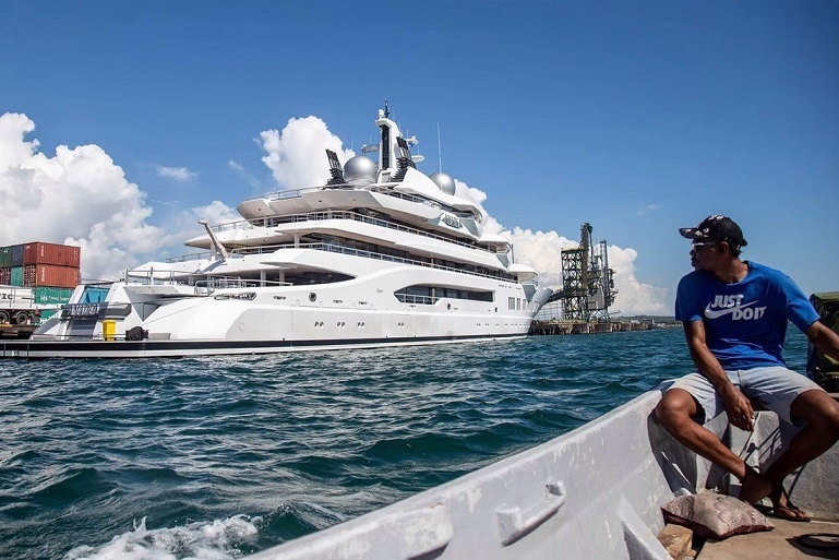 thumbnail - Tỷ phú Nga vừa bị tịch thu siêu du thuyền ở Fiji giàu cỡ nào?
