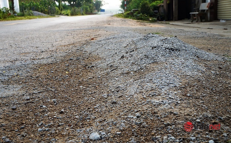 Nghệ An: Quốc lộ mới làm xong đã sụt lún như luống cày, sửa xong lại hỏng