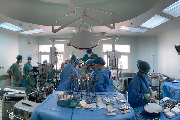 A 37-year-old patient with end-stage heart failure was saved: a fast-paced trans-Vietnamese heart transplant and transport case at Hue Central Hospital