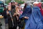 Taliban lại bắt phụ nữ Afghanistan trùm kín từ đầu tới chân ở nơi công cộng