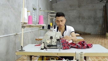 The story of a disabled boy who “dared” to open a sewing factory in the middle of the epidemic season