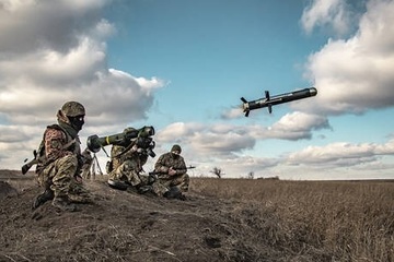 Đạo luật mới giúp Mỹ 'thả ga' chuyển vũ khí cho Ukraine