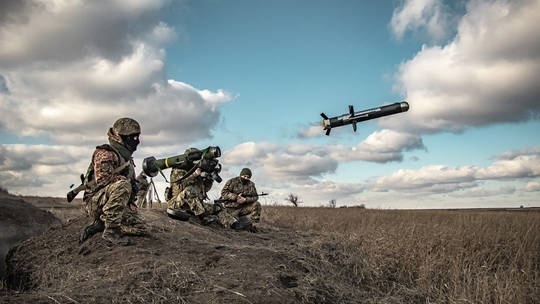Đạo luật mới giúp Mỹ 'thả ga' chuyển vũ khí cho Ukraine