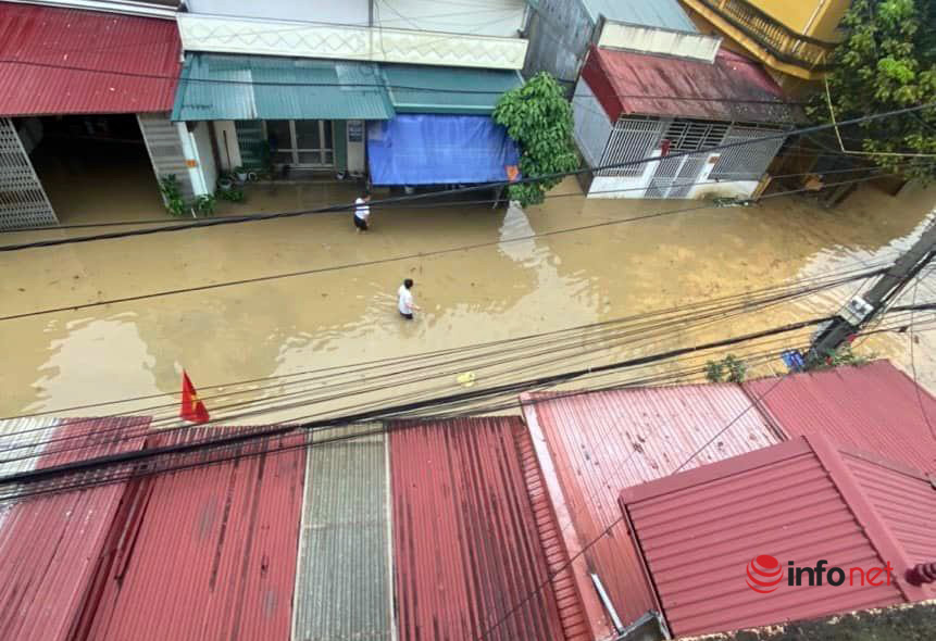 After heavy rain in Lang Son, many roads were submerged in water, 1 person died