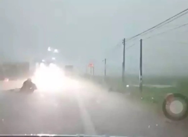 Absolutely do not use your phone in the street during thunderstorms