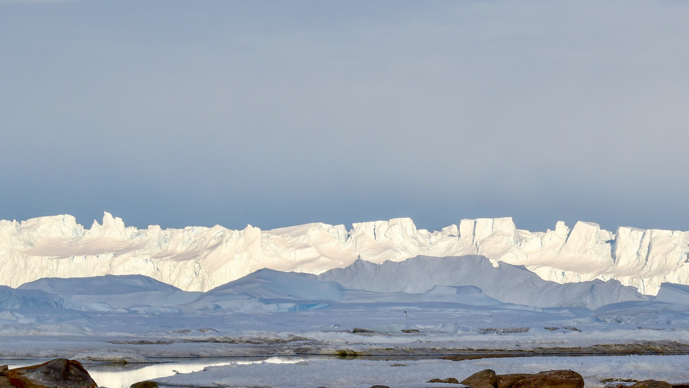 Discovered a lake with 34 million years of history in Antarctica