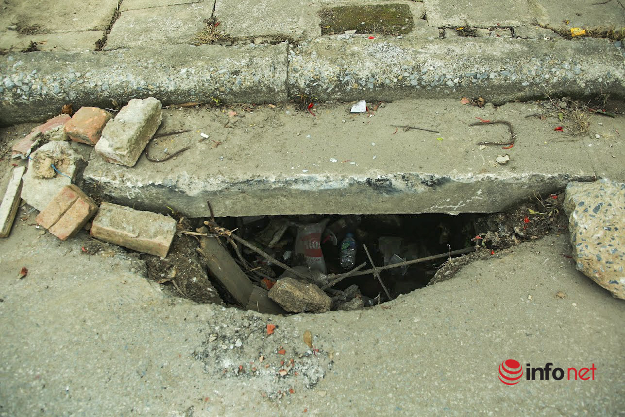 Hanoi: Dozens of manholes open the lid to 'trap' passersby